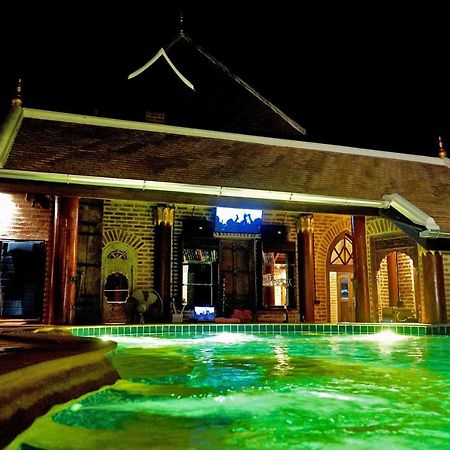 Chateau Orientale Resort Luang Prabang Exterior foto