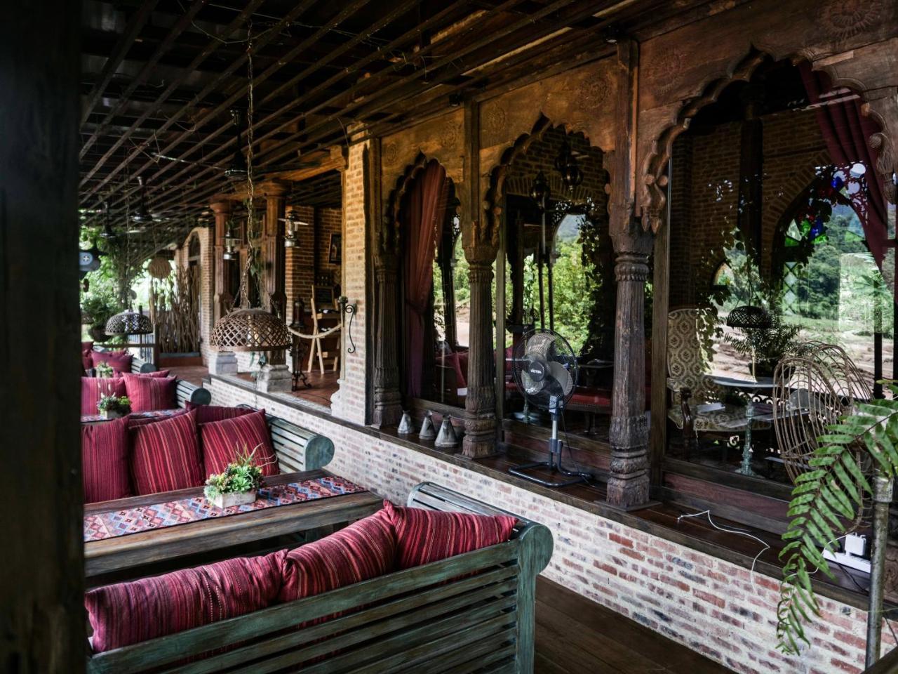 Chateau Orientale Resort Luang Prabang Exterior foto